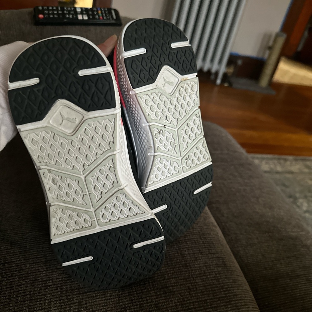 Slip on puma trainers